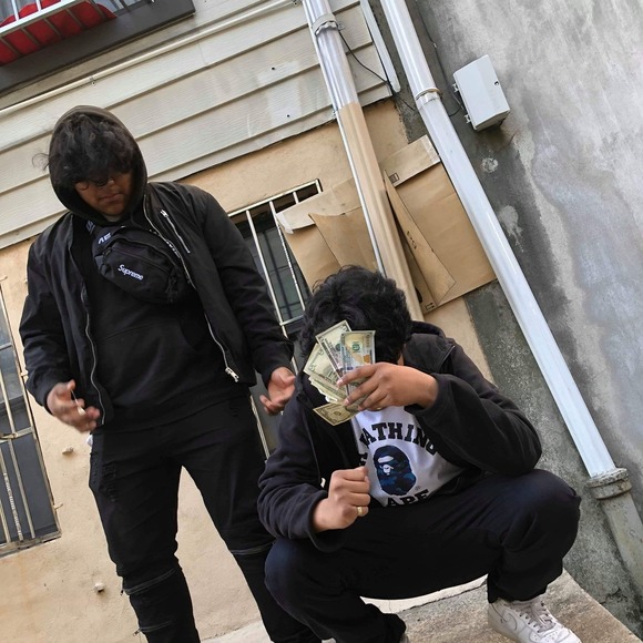 Meet your Posher, Carlos - Picture 1 of 1